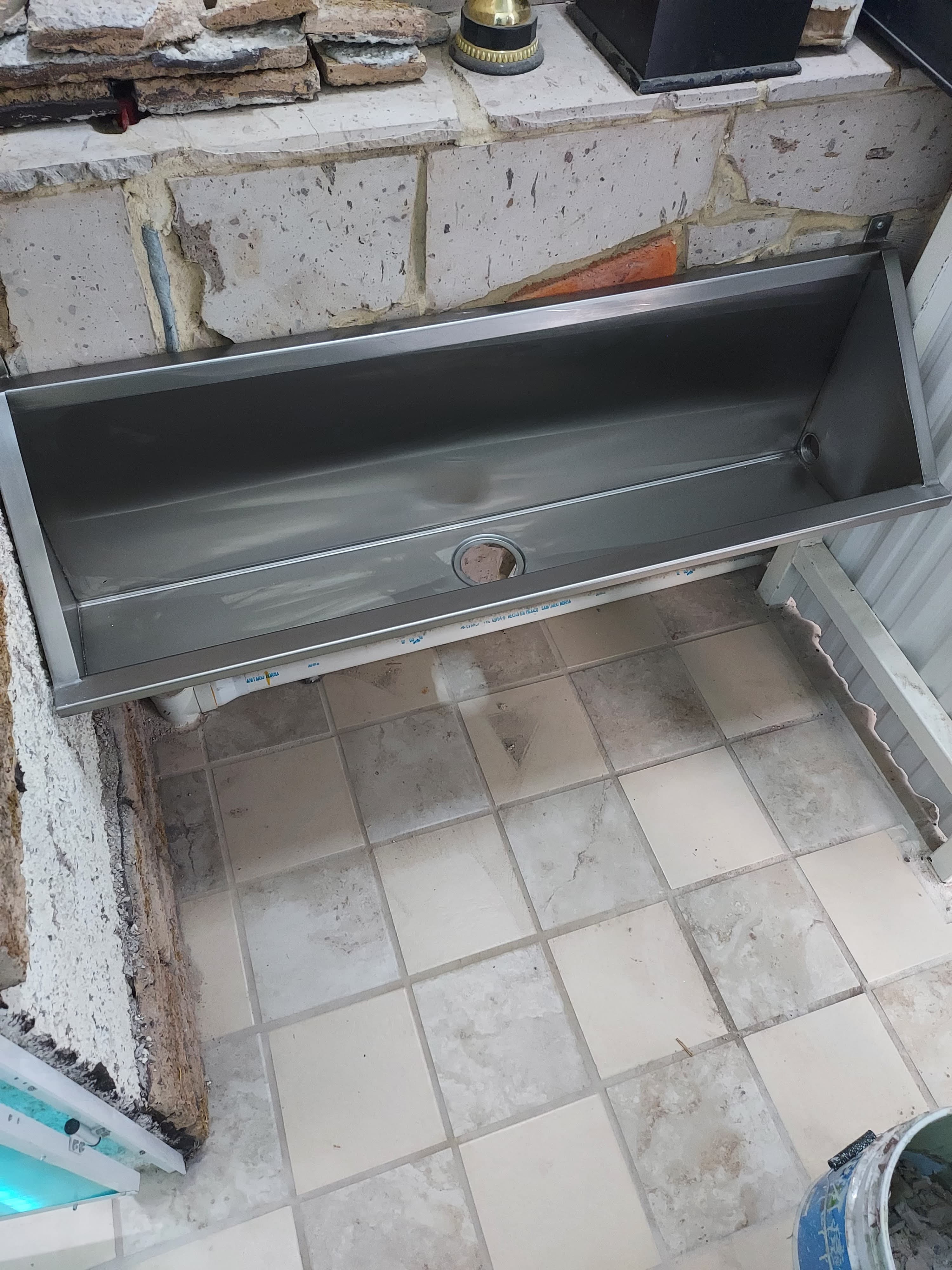 Mobiliario y Equipamiento en acero inoxidable